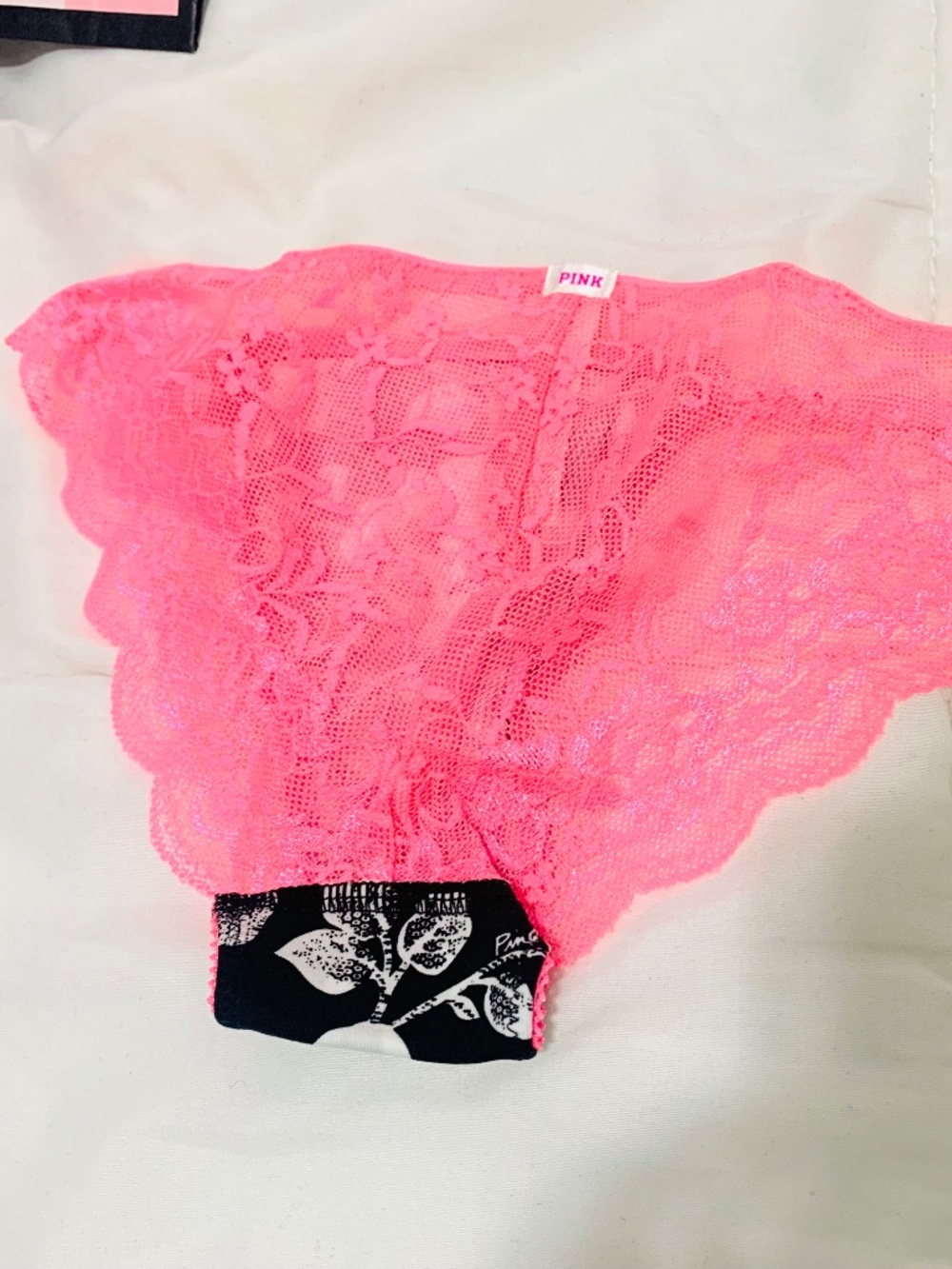 Victoria’s Secret- Pink Thong XS NWT - Picture 5 of 9